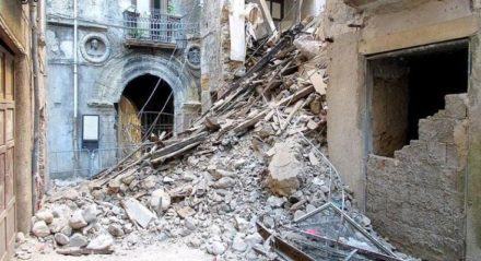 crollo-centro-storico-cs