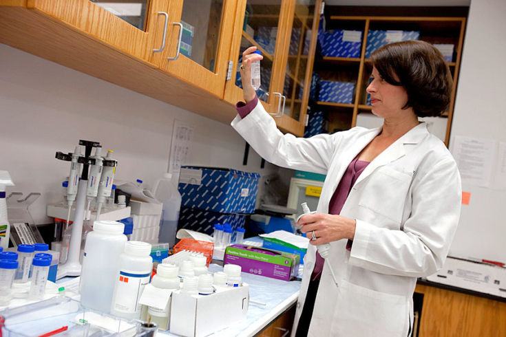 ricercatrice-laboratorio