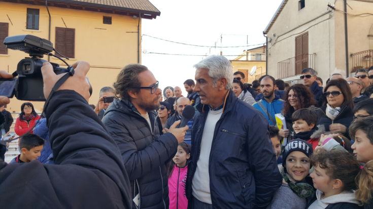 (FOTO E VIDEO) "Striscia la Notizia" torna a Celico, sotto i riflettori la discarica del patron del Crotone 72 20161128_153222