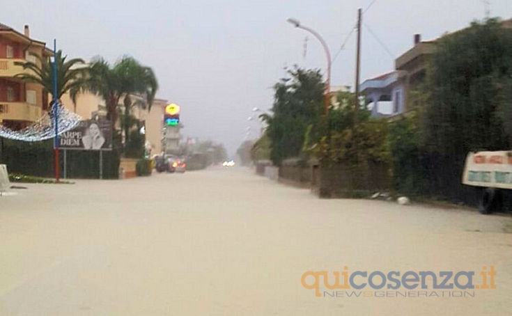 Le strade di Bianco invase dall'acqua