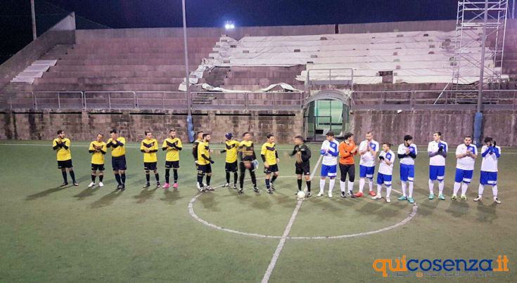 CSI Cosenza, in Serie A il San Francesco continua a vincere. Cadetteria: comandano in due 55 real-cosenza-lappano-ingresso-in-campo