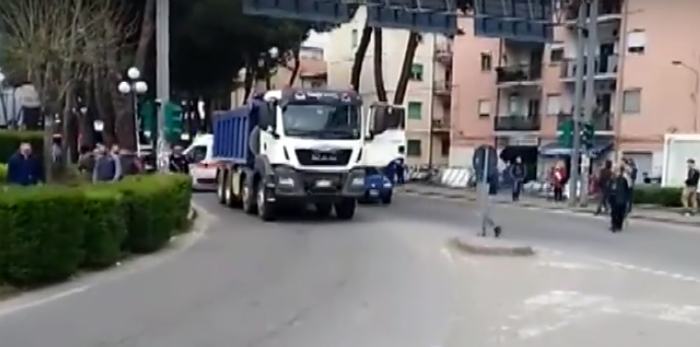 camion anziana investita rende 01
