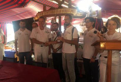 Regina-stretto-Centro-Velico