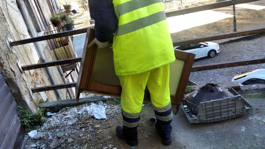 Ecologia Oggi operaio