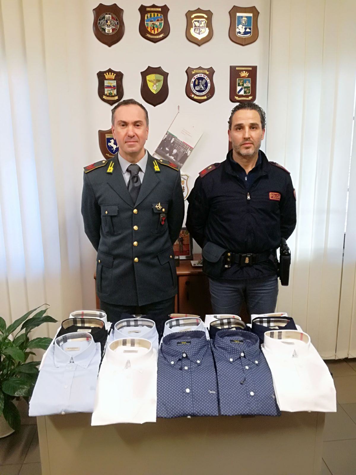 Merce contraffatta Palmi