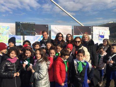 Occhiuto e alunni sul ponte di Calatrava_4