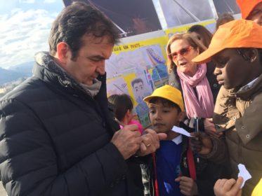 Occhiuto e alunni sul ponte di Calatrava_5