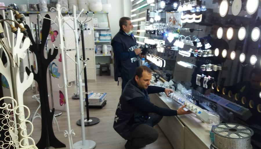 guardia finanza negozio cinese