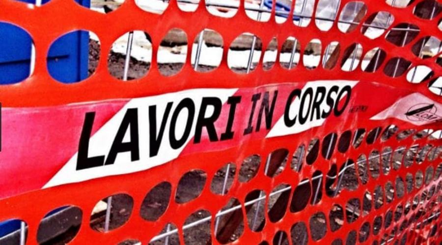 Una Scritta Che Fa Rallentare Il Traffico