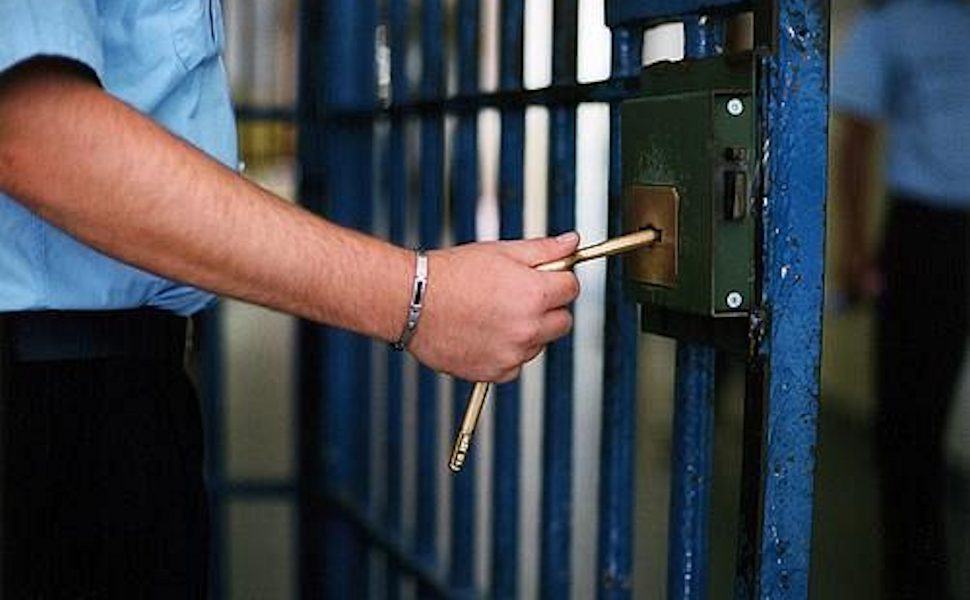 Die Insassen absolvierten Unical. Er ist der erste Magistraldoktor des Correctional University Complex Die Insassen absolvierten Unical. Er ist der erste Magistraldoktor des Correctional University Complex