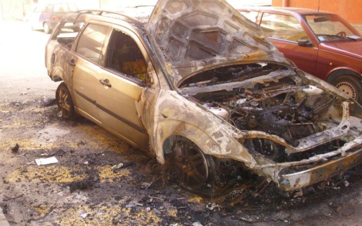 Ford Focus incendio Cosenza