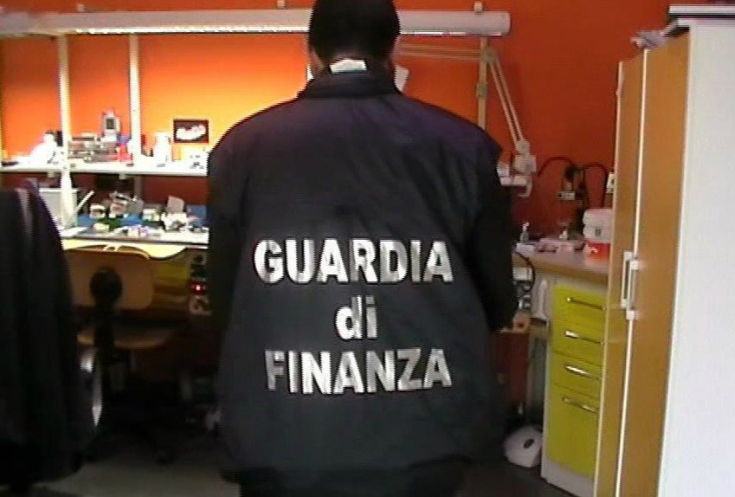 falso dentista cosenza 03