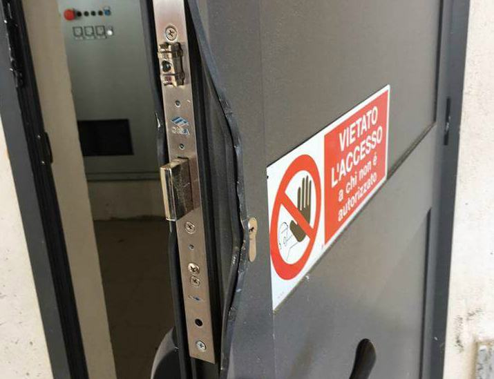 lorica-porta-divelta