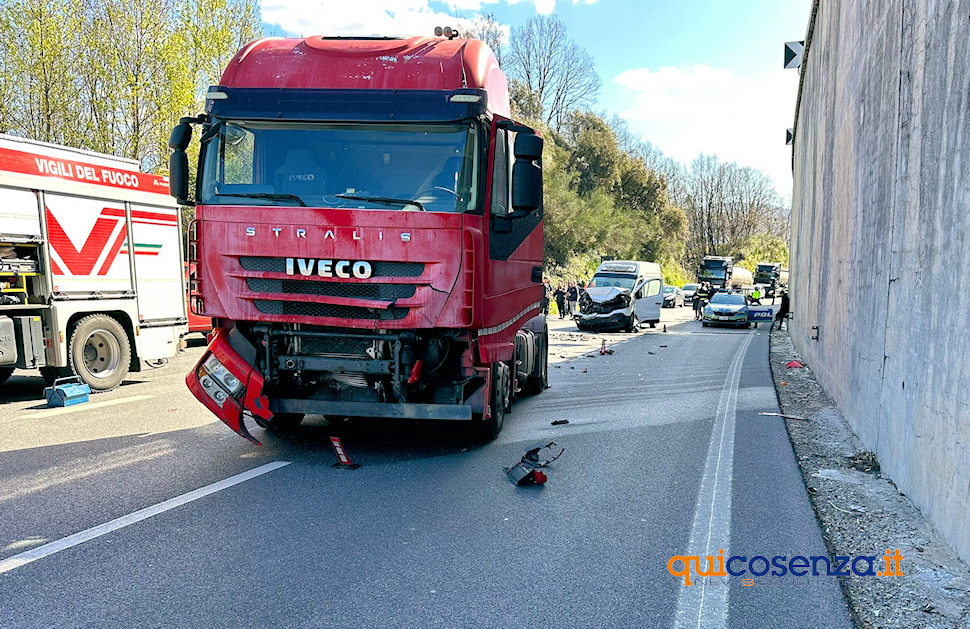 incidente A2 Rogliano Altilia