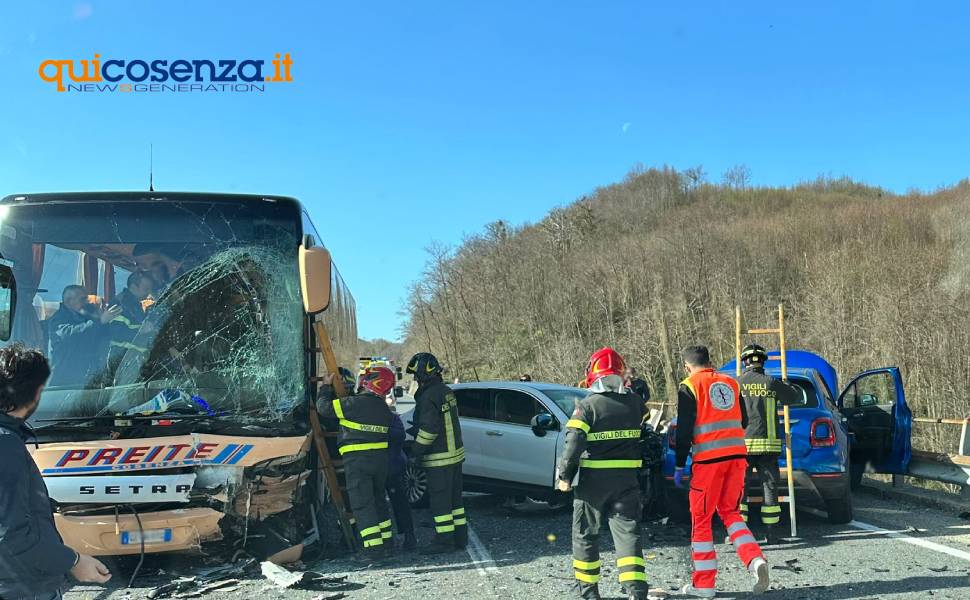 Incidente SS 107 san fili 500 pullman 01