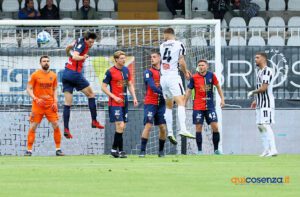 Ascoli Cosenza colpo di testa serie B