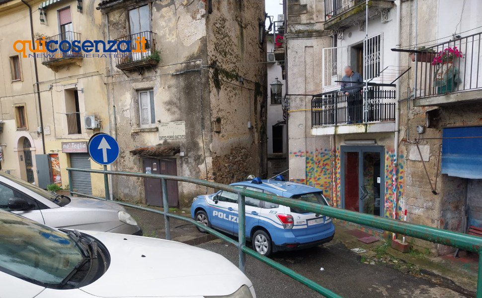 controlli squadra mobile cosenza centro storico