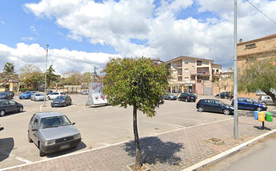 parcheggio piazza repubblica spezzano albanese