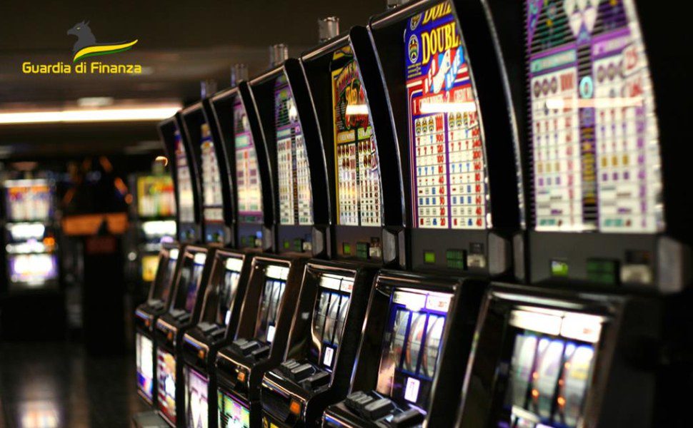 slot machine guardia finanza cs