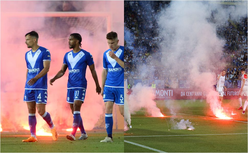 Brescia Cosenza fumogeni in campo play-out
