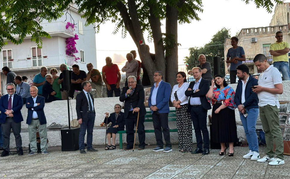 Intitolazione lauropoli piazzetta biagio tancredi 02