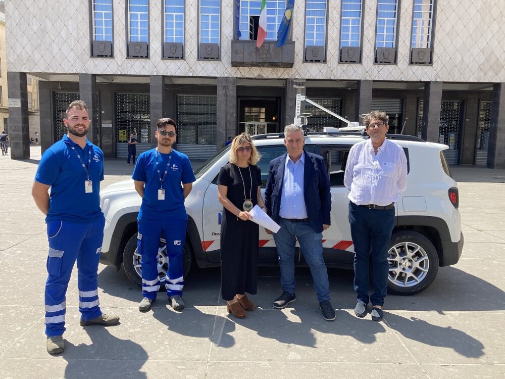 il-Vice-Sindaco-Funaro-con-i-tecnici-e-i-funzionari-di-Italgas