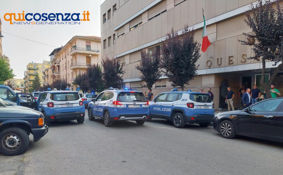 questura operazione polizia cosenza