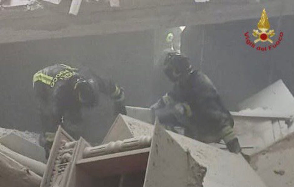 vigili del fuoco_crollo centro storico Corigliano