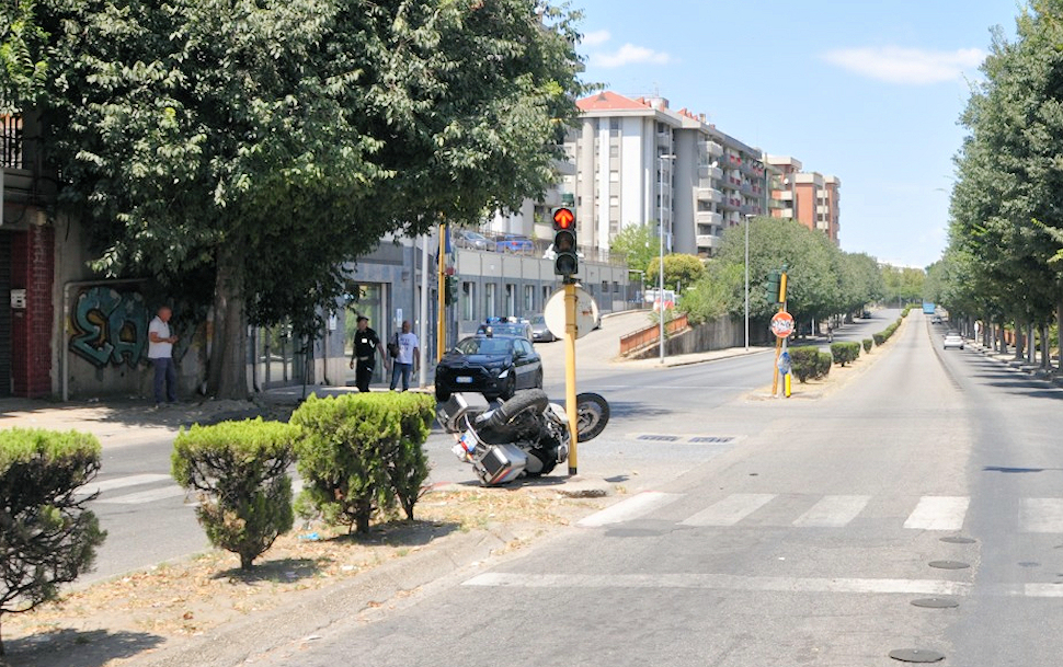 incidente Cosenza via Borsellino2
