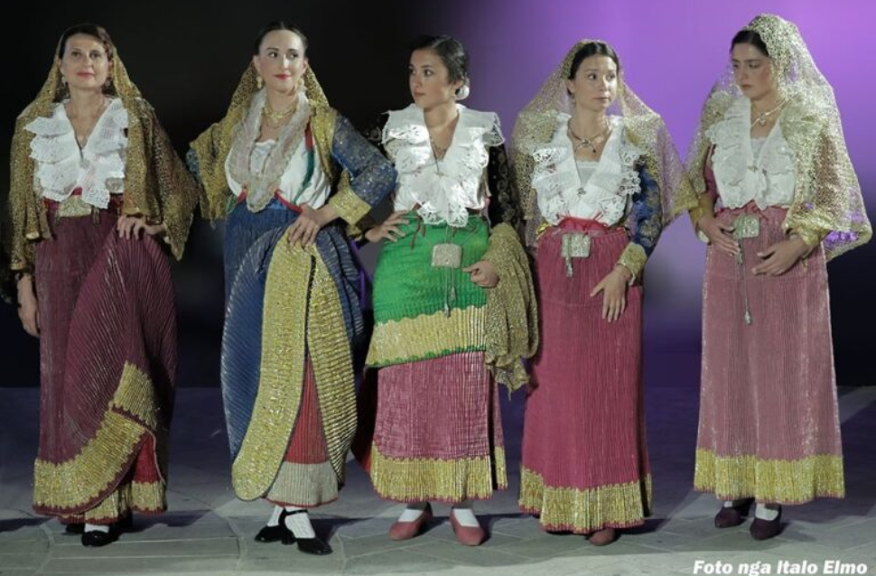 FESTIVAL-COSTUMEARBERESHE