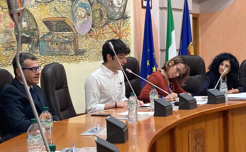 il presidente del consiglio comunale Mazzuca con il suo omologo del Consiglio dei Giovani
