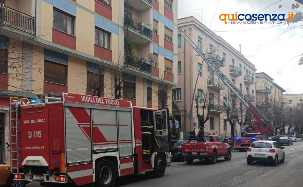 vigili fuoco cornicioni pericolanti viale alimena 02