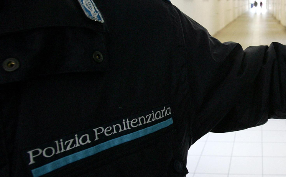 agente polizia penitenziaria