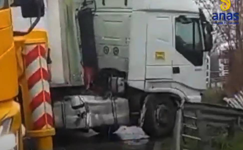 camion traverso cariati 106 02