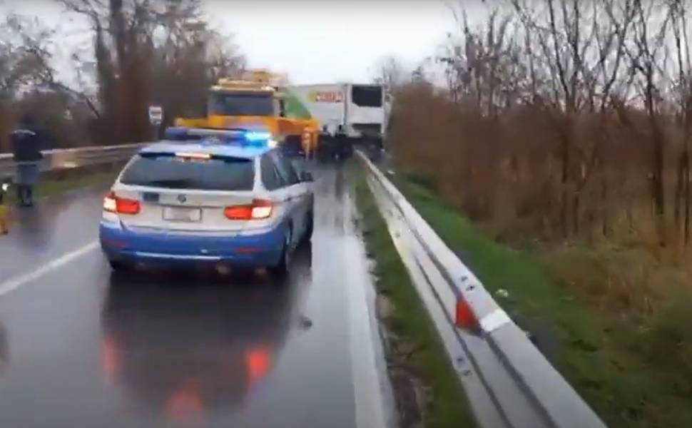 camion traverso cariati 106