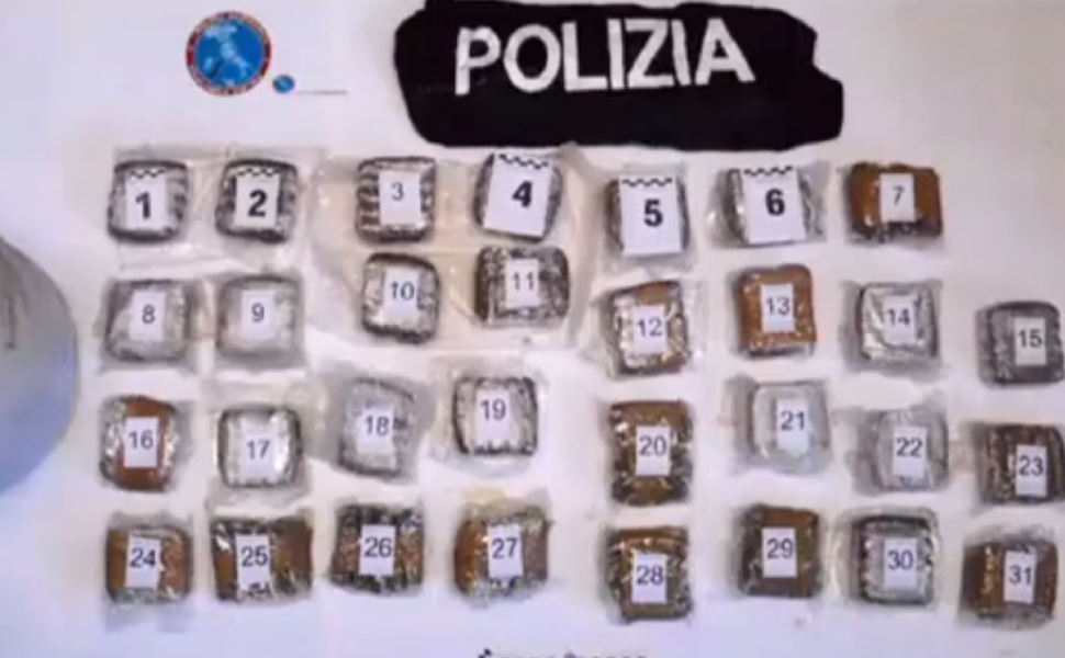 polizia catanzaro blitz droga