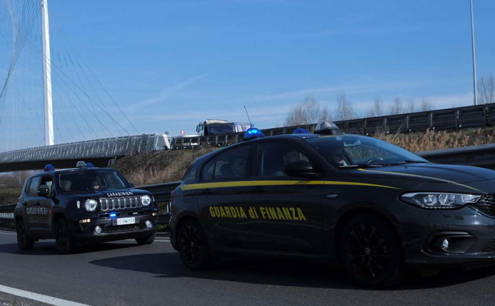 guardia finanza e carabinieri