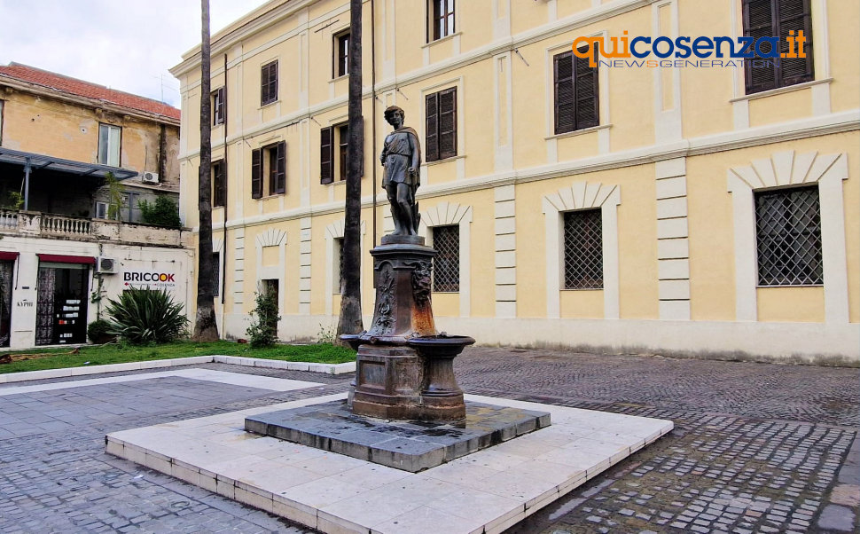 Fontana di giugno Cosenza2