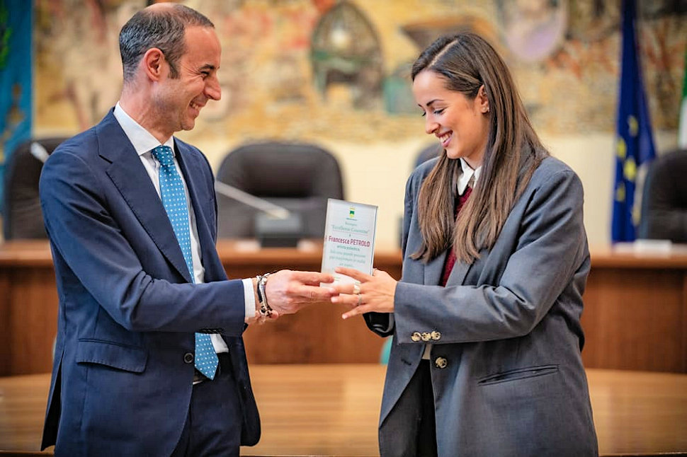 Francesco Turco premia Francesca Petrolo2