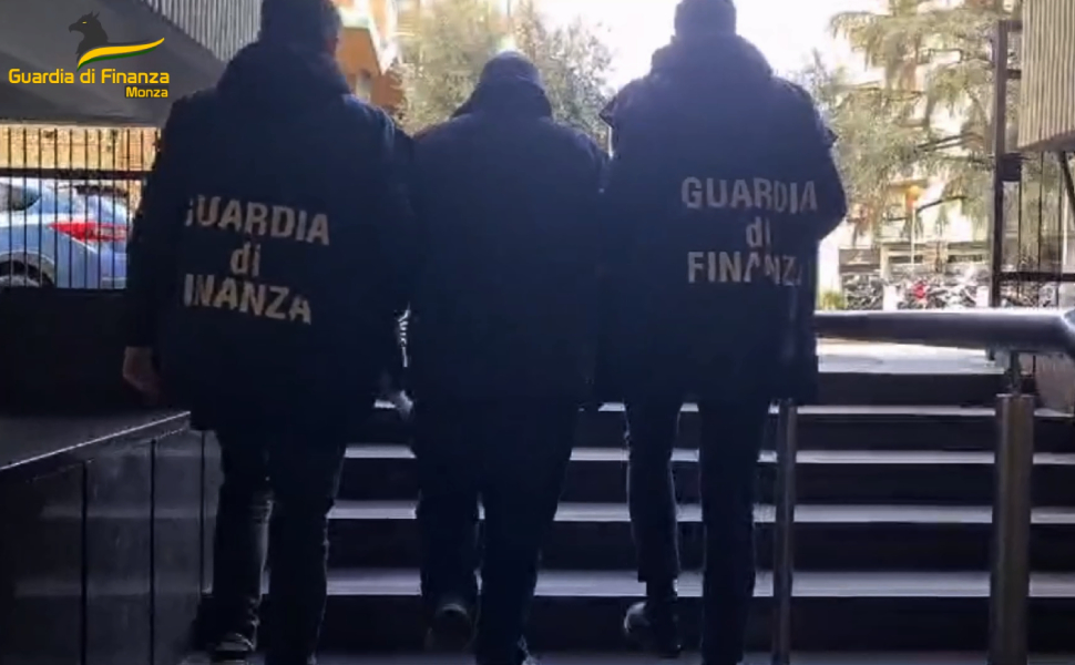 arresto gdf monza