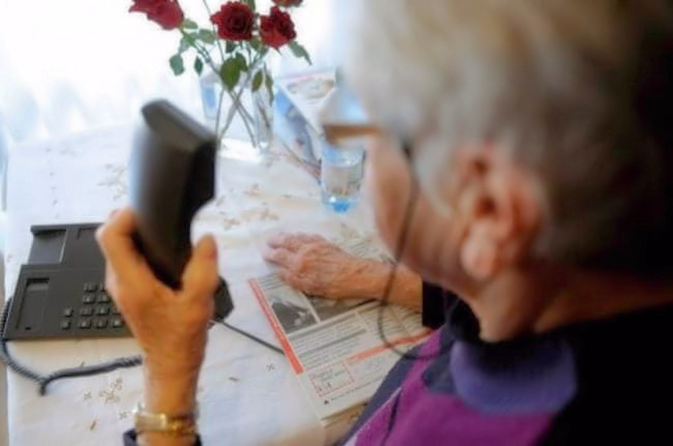 Anziana truffa telefonica - anziana telefono