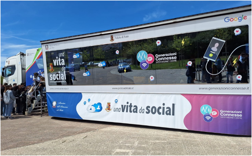 una-vita-da-social