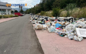 rifiuti Rende discarica a cielo aperto_01