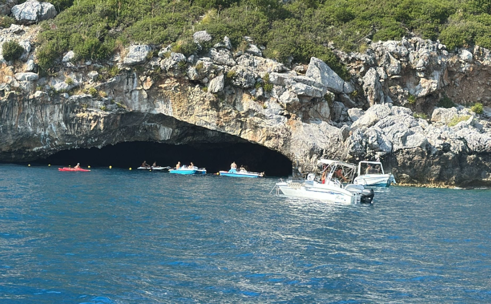 barche-a-motore-Isola-di-Dino