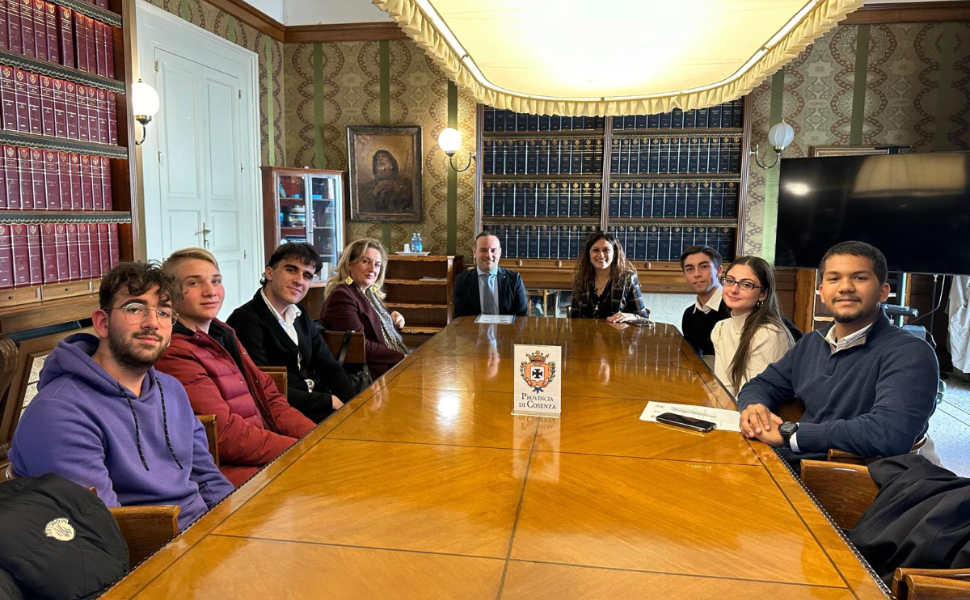 studenti-incontrano-Succurro