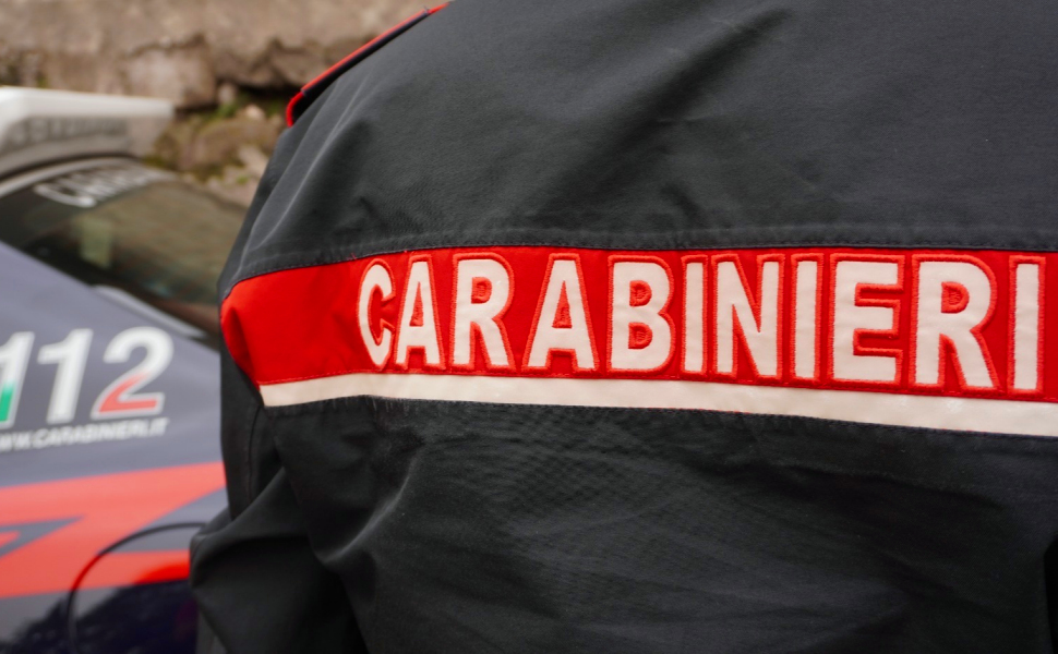 Carabinieri auto e militare