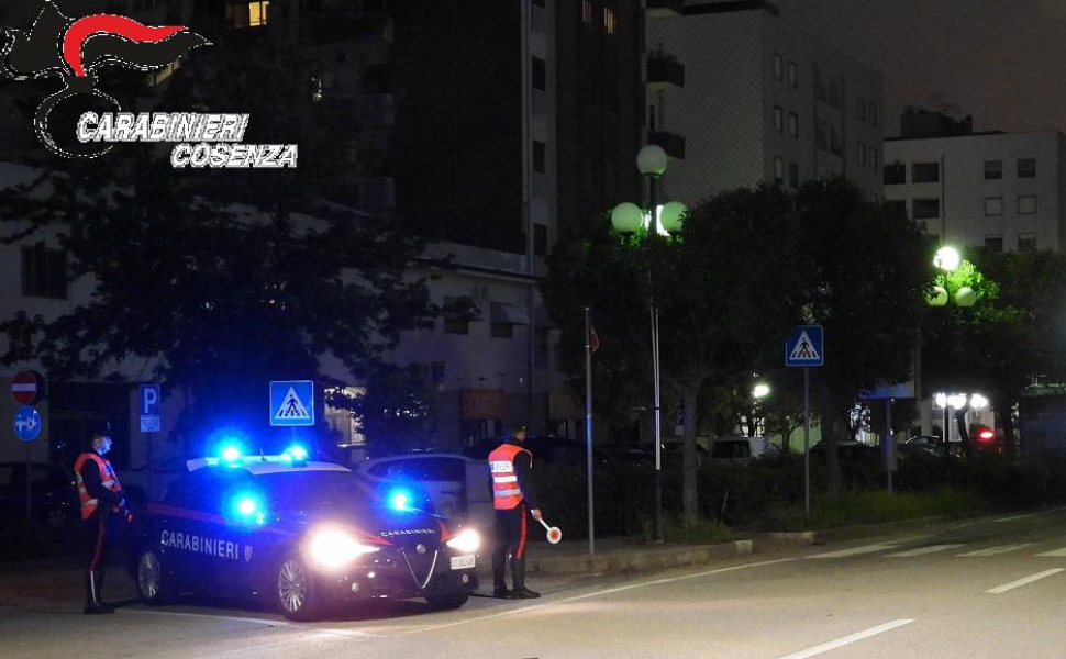 carabinieri-cosenza-notte