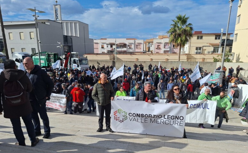 protesta-lavoratori-Mercure