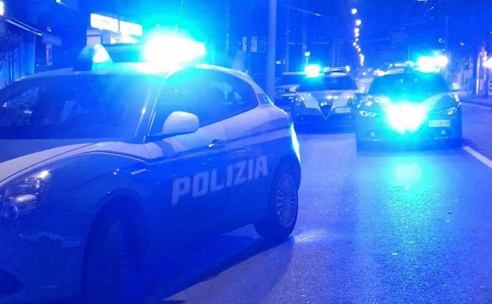 blitz notte polizia