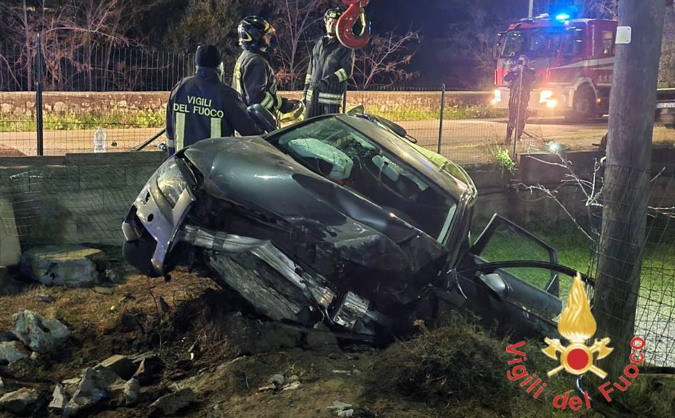 incidente sellia auto tubatura acqua